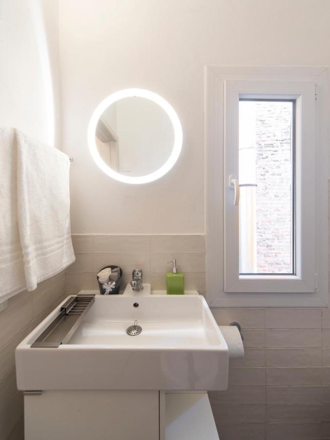 Reggio Center Lovely Apartments Реджо-нель-Емілія Екстер'єр фото