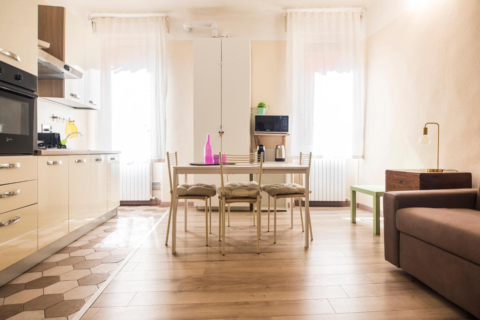 Reggio Center Lovely Apartments Реджо-нель-Емілія Екстер'єр фото